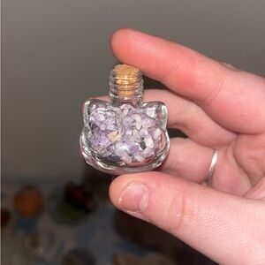 Cute Cat-Shaped Glass Bottle with Amethyst Chips